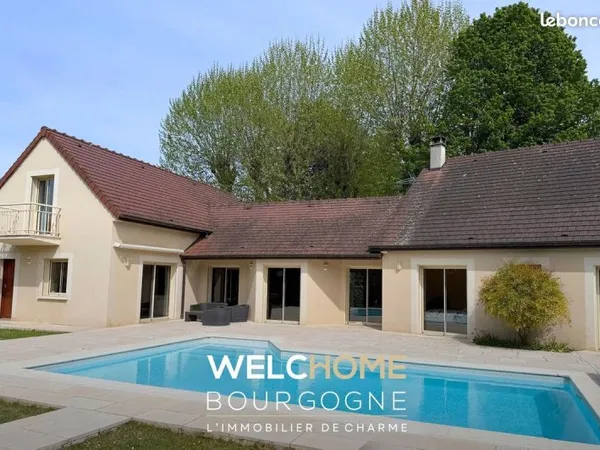 Villa 8 pièces 223 m²