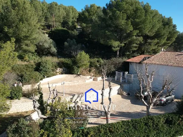 Villa 3 pièces 185 m²