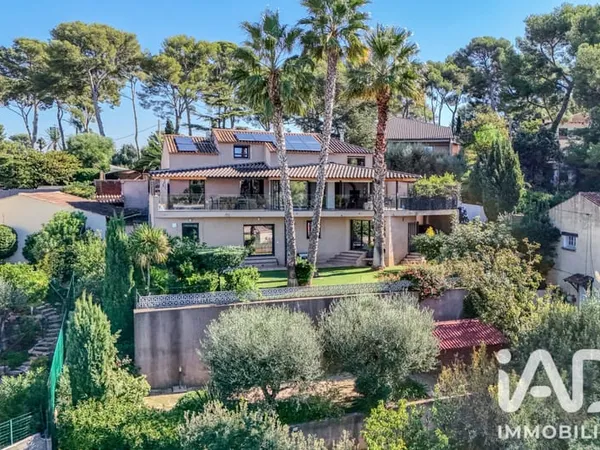 Maison 7 pièces 295 m²