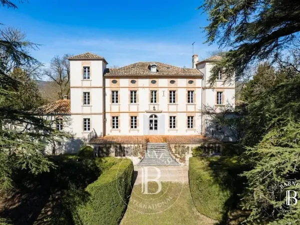 Château 15 pièces 621 m²