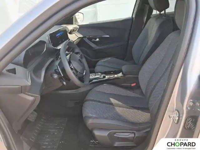 Peugeot 2008 hybrid 145 e-dcs6 — photo 11
