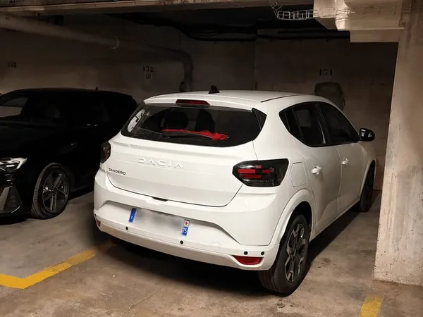 Parking 12 m²