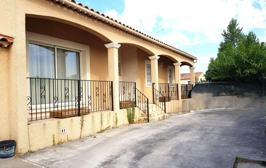 Photo 3