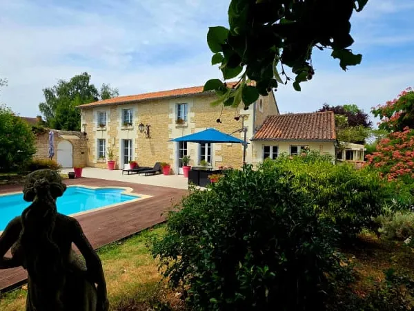 Maison 6 pièces 270 m²