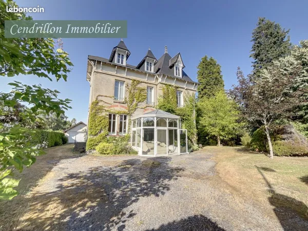 Maison 8 pièces 350 m²