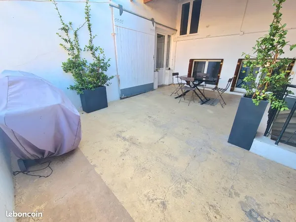 Maison de village 75 m² avec terrasse + Local commercial 100 m² - Combles entièrement aménageables
