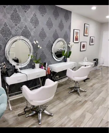 MURS + FONDS DE COMMERCE - SALON COIFFURE ONGLERIE ESTHÉTIQUE - 100 m²