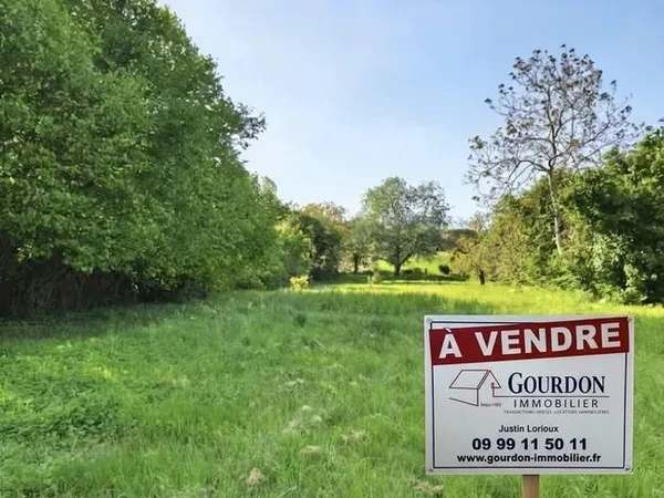 Terrain 2350 m² Beaumont Saint-Cyr