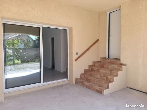 Maison Mitoyenne R+1 - 3 chambres Terrasses et Jardinet - Gignac