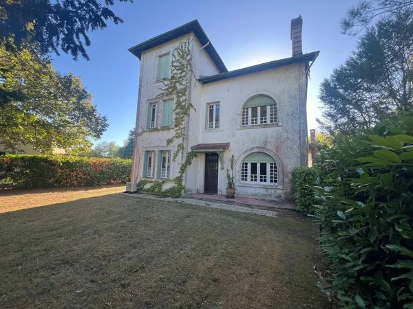 Maison 10 pièces 210 m²