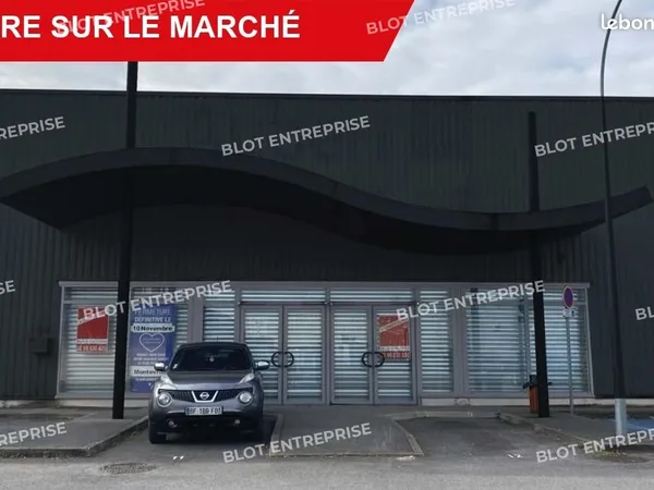 Local commercial 740 m²