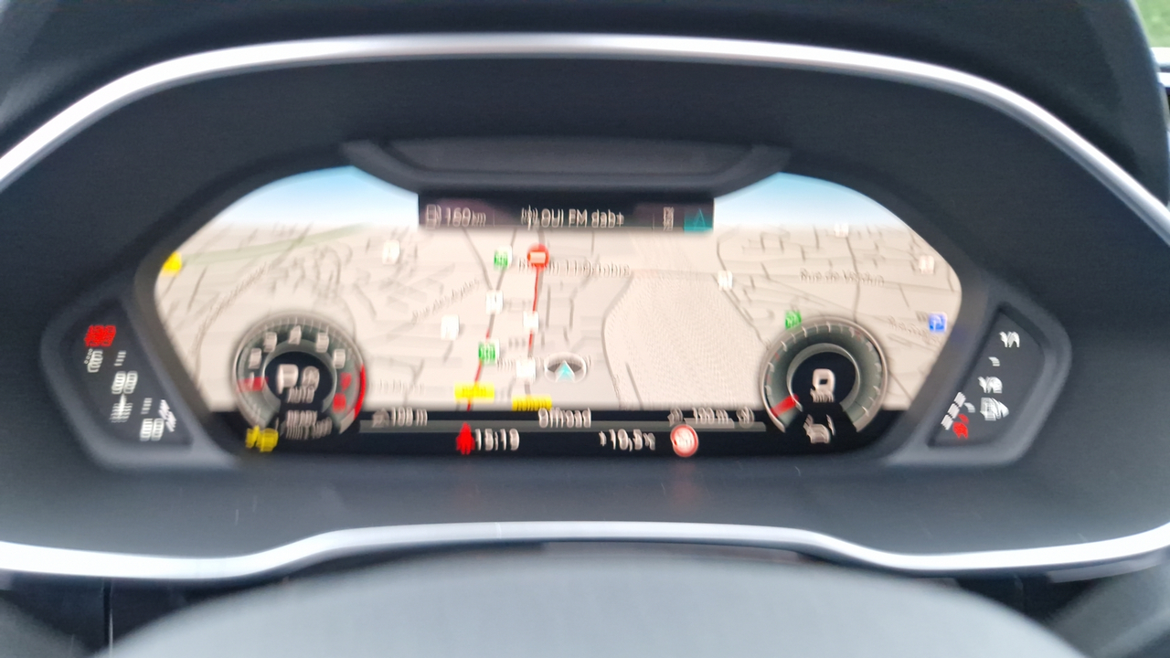 Audi Q3 Sportback 35 TFSI 150 ch S tronic 7 — photo 29