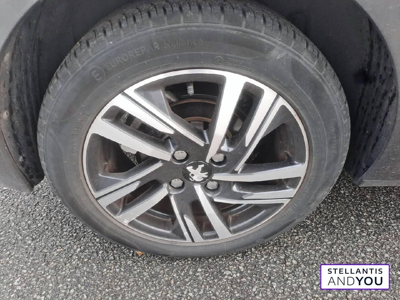 Peugeot 208 puretech 100 s&s bvm6 allure — photo 5