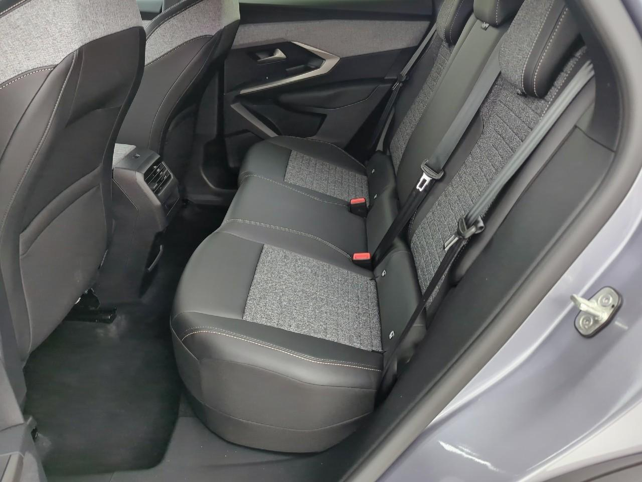 Peugeot 3008 hybrid 145 e-dcs6 allure — photo 10