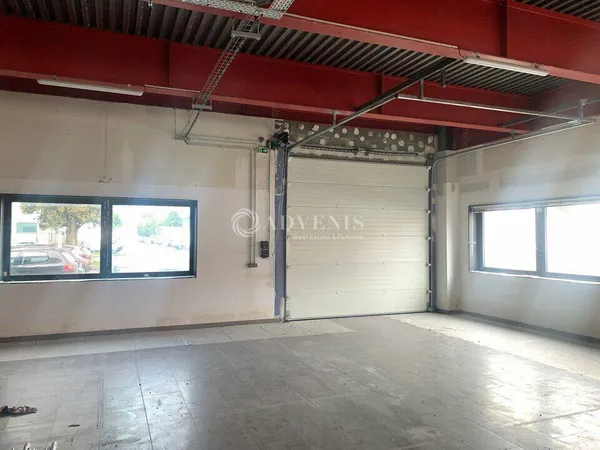 Local d'activité 822 m²