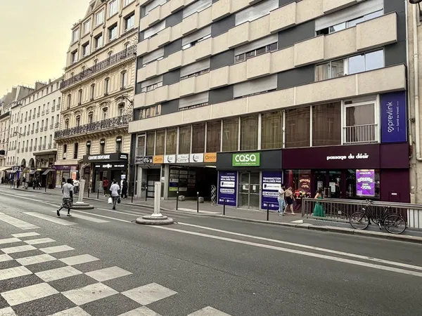Lot de places de parking sécurisées à vendre €" 75010 Paris, rue Saint-Lazare