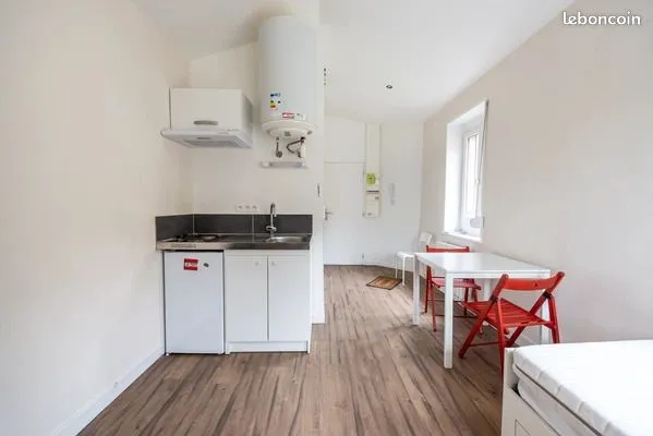 Studio meublé 19 m² à louer - Amiens - 400 CC