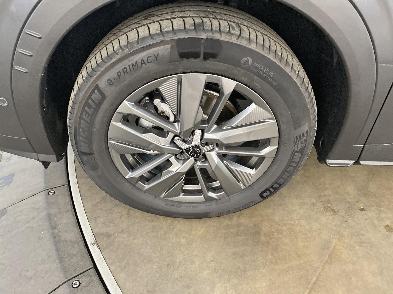 Peugeot 5008 hybrid 145 ch e-dcs6 allure — photo 11