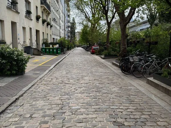 Parking couvert et securisé - quartier porte de Vincennes