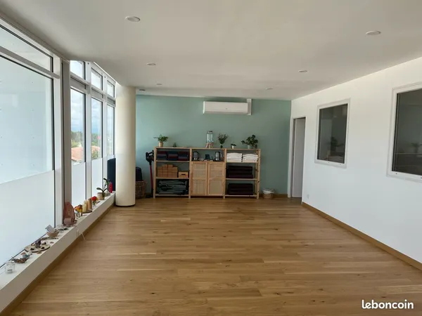 Local 68 m2 avec terrasse - Anglet