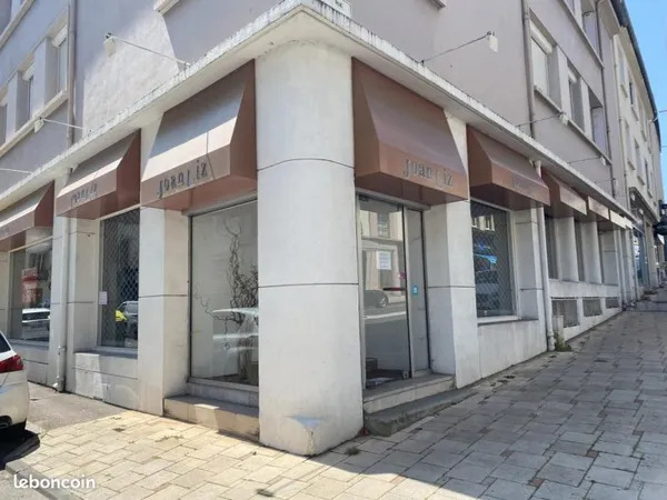 Local commercial 250 m²
