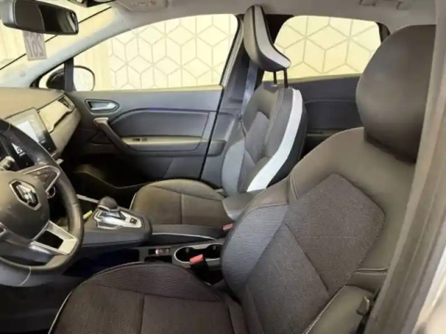 Renault Captur e-tech plug-in 160 — photo 30