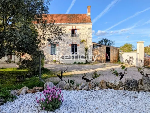 Maison 12 pièces 330 m²
