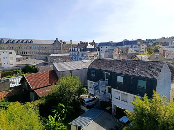 INVESTISSEMENT LOCATIF : BRIVE CENTRE VILLE : Appartement T2