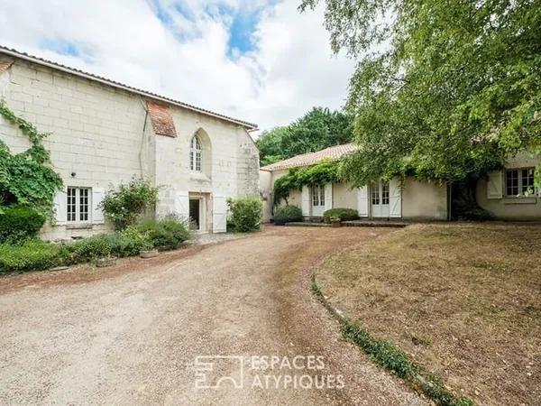 Propriété familiale avec sa Chapelle du 15ème