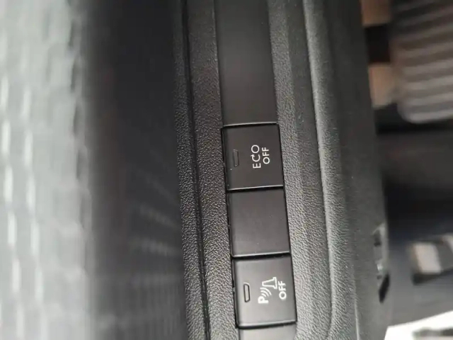 Peugeot 2008 1.2 puretech 110ch s&amp;s bvm5 — photo 39