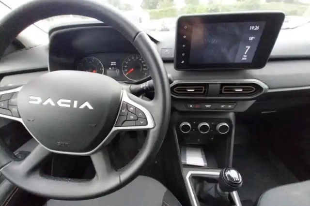 Dacia Jogger tce 110 7 places gsr2 — photo 9