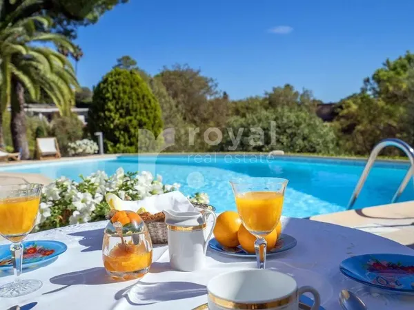 Villa 6 pièces 221 m²