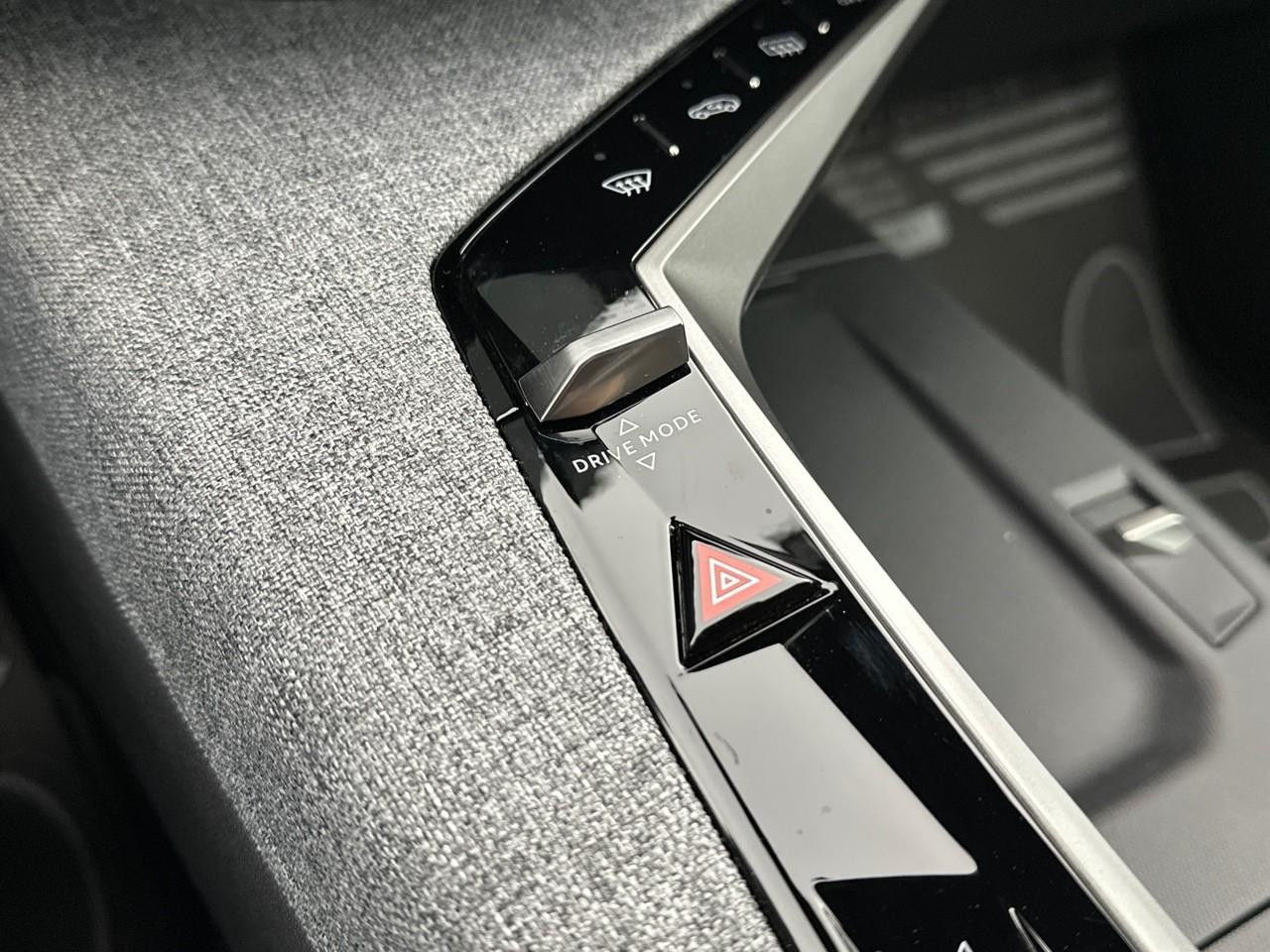 Peugeot 3008 hybrid 145 e-dcs6 gt — photo 31