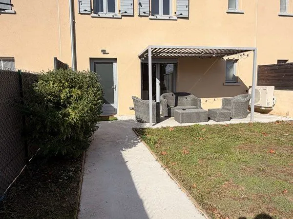 À vendre - Maison de 100 m² avec jardin à Saint-Maurice-de-Beynost (01700)