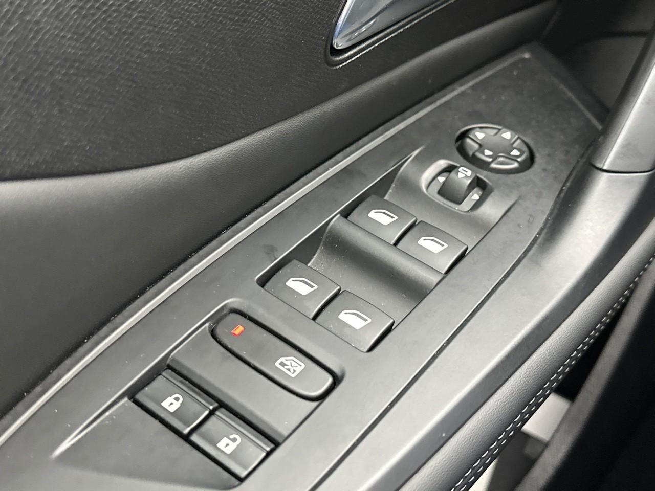 Peugeot 308 hybrid 145 e-dcs6 allure — photo 16