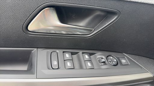 Peugeot 3008 1.2 Hybrid 136 e-DSC6 - Allure – 2025 – 8716 km – Hybride essence – Boîte Automatique — photo 19