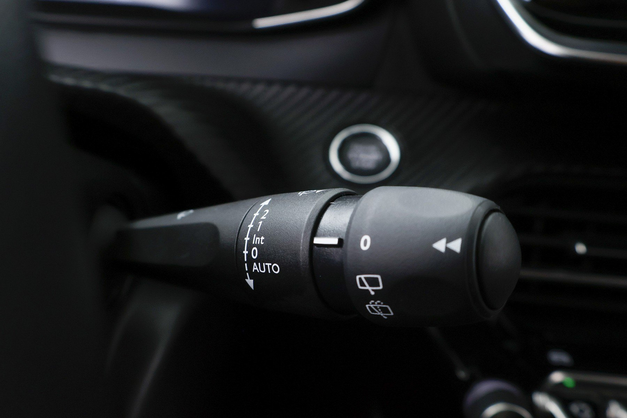 Peugeot 208 — photo 19