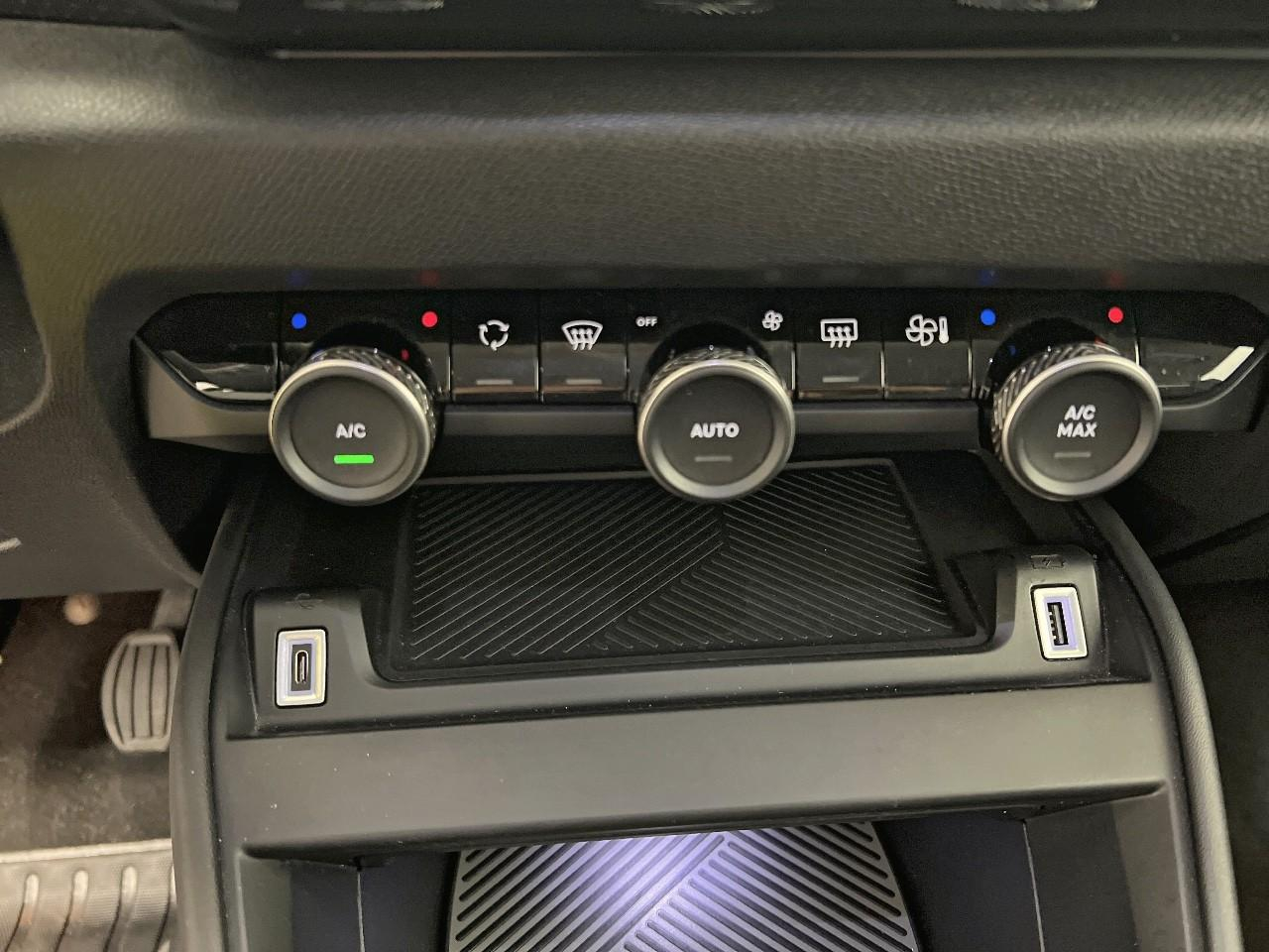 Citroën C4 bluehdi 110 s&s bvm6 feel pack — photo 24