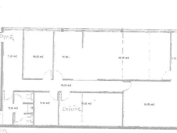 Cannes la bocca centre plateau de bureaux de 127m2 modulable pmr 2 box