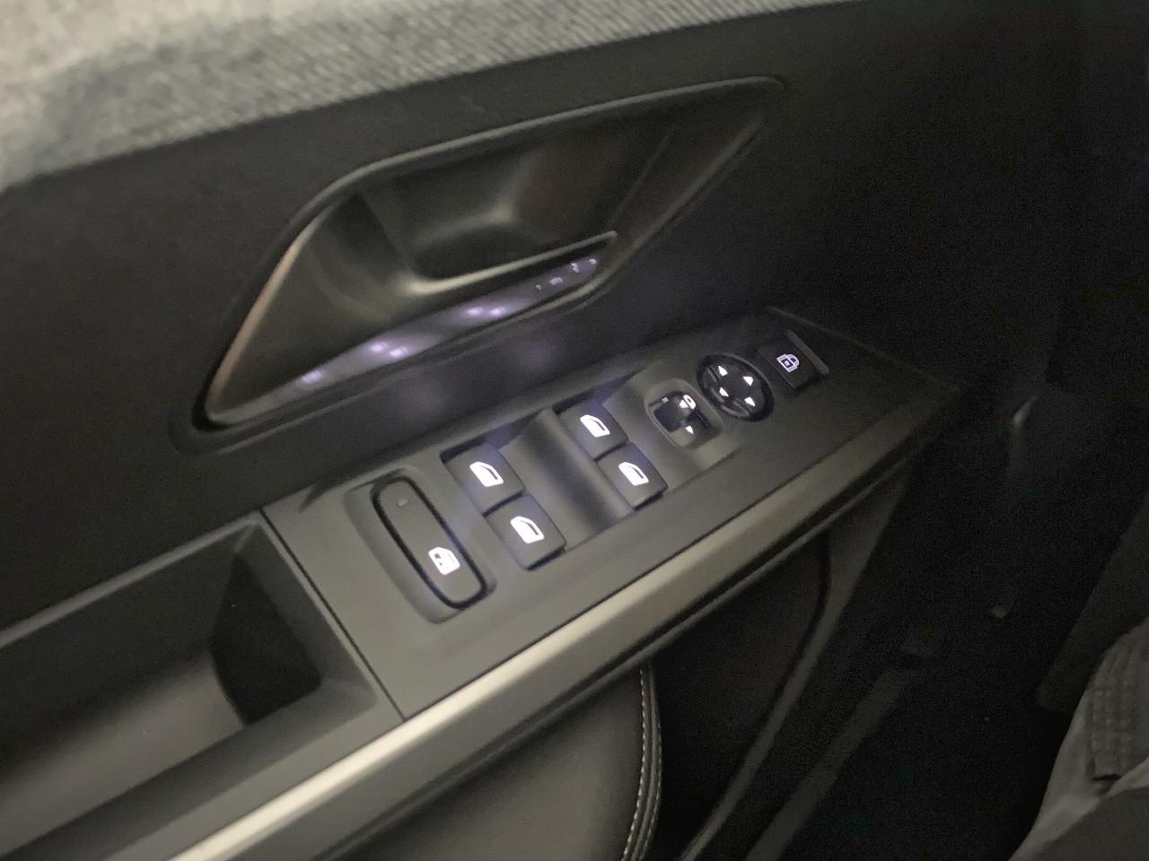 Peugeot 5008 hybrid 145 ch e-dcs6 allure — photo 20