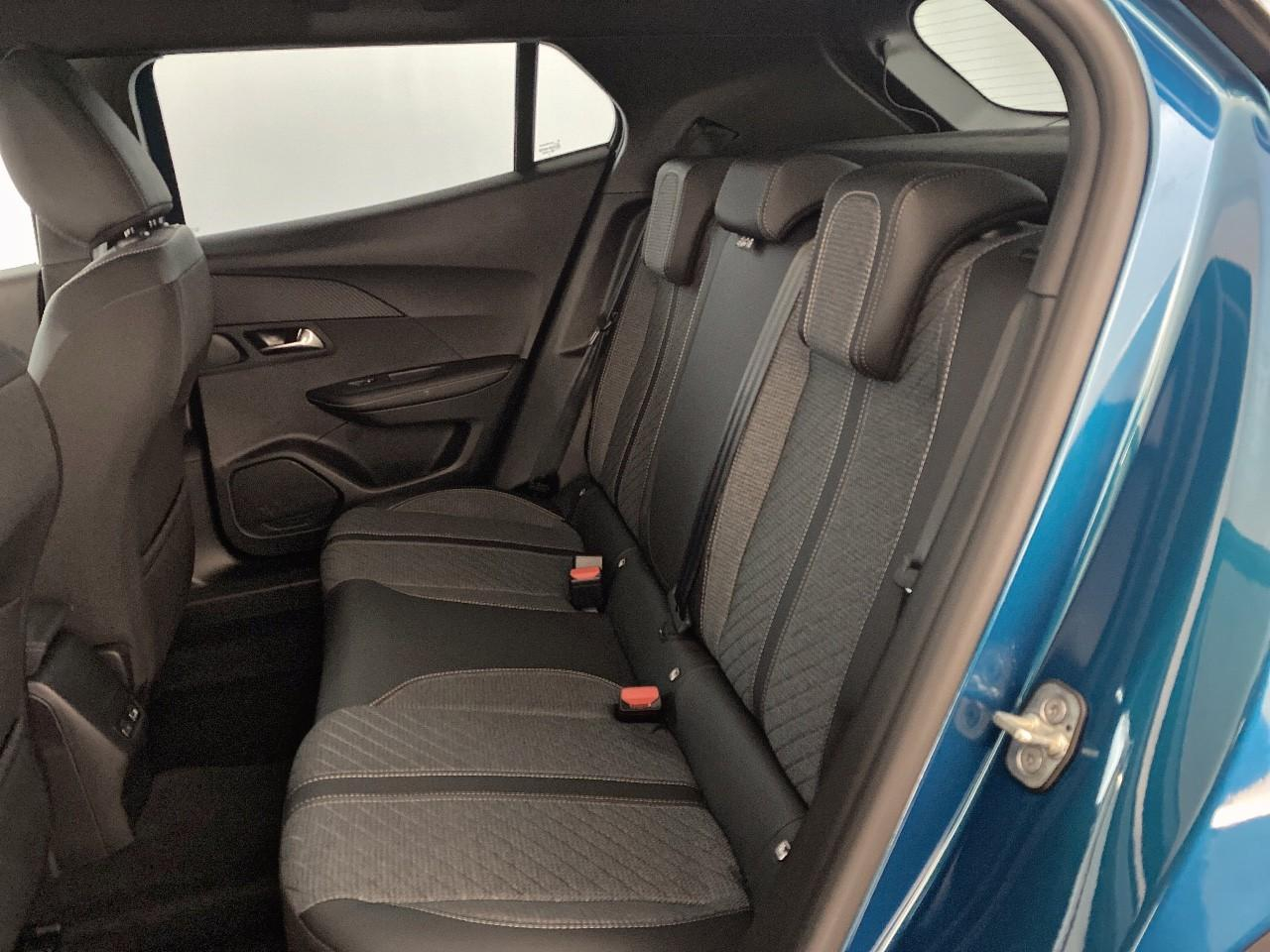 Peugeot 2008 hybrid 145 ch e-dcs6 allure — photo 10