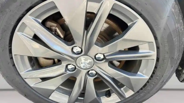 Peugeot 208 electrique 50 kwh 136ch — photo 6