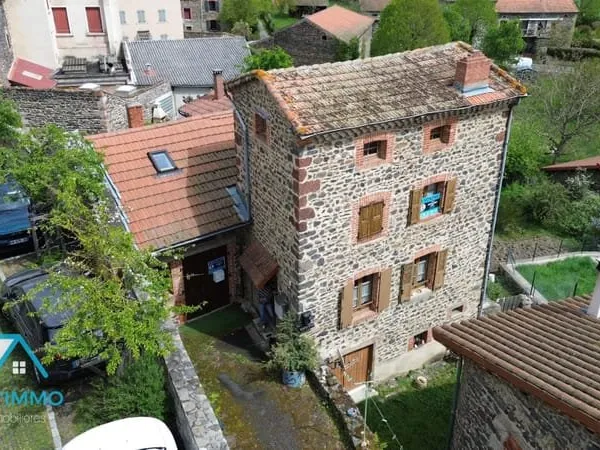 maison de village 60 m2 avec dépendance
