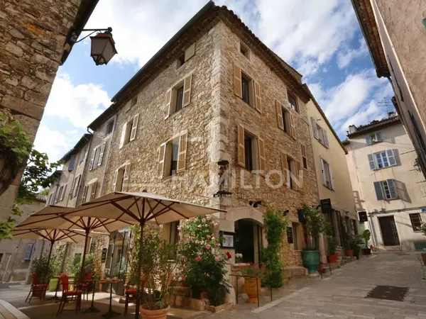 Hotel et restaurant valbonne village en pierre