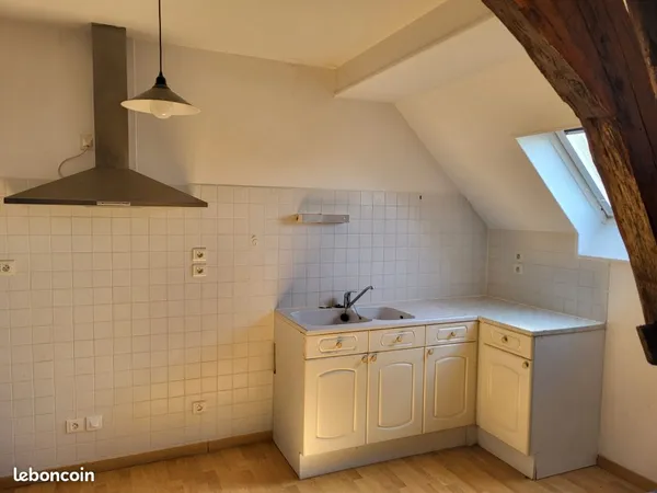 Appartement F2 avec place de stationnement, GIEN en Berry