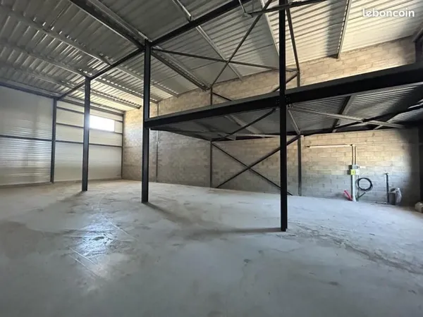 Local d'activité 231 m²