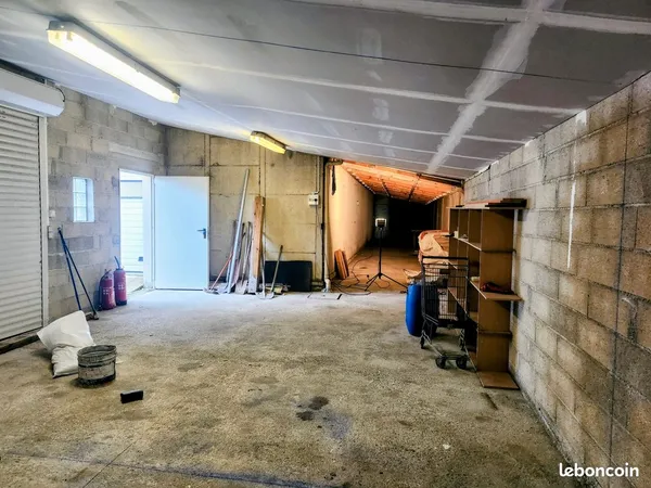Local pour artisan ou stockage