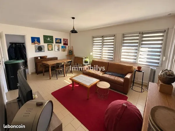 Maison 4 pièces 366 m²