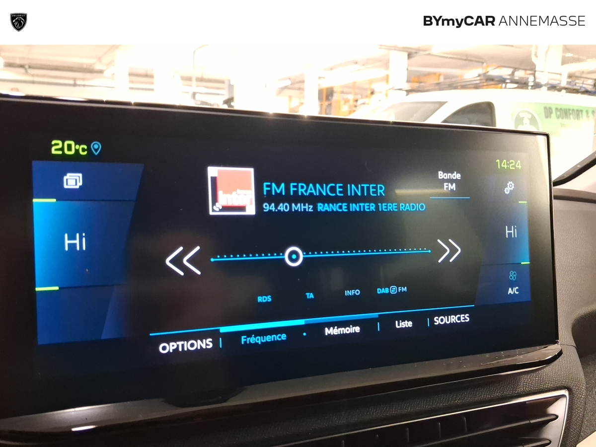 Peugeot 3008 Hybrid 225 e-EAT8 — photo 22