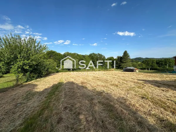 Terrain constructible au coeur du village
